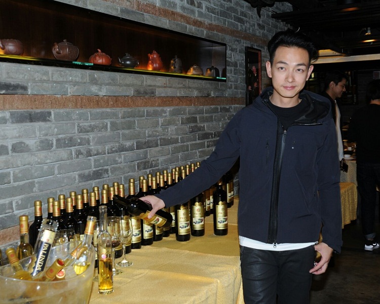 煞科宴成百支酒咁誇