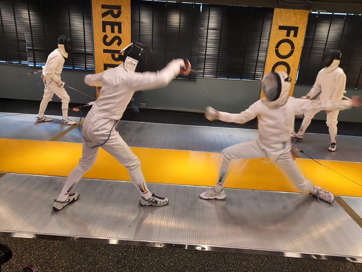 「劍神」張家朗在東京奧運會奪金，掀起劍擊運動熱潮。