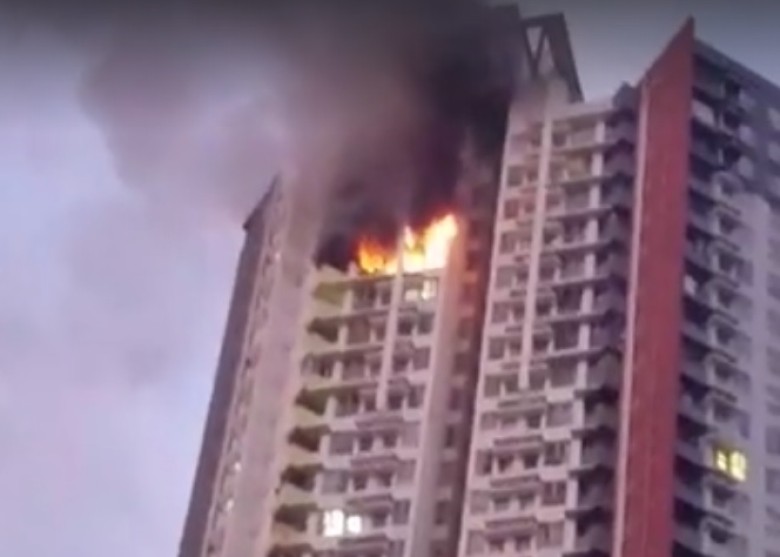 西區觀龍樓單位起火。「西環變幻時」圖片