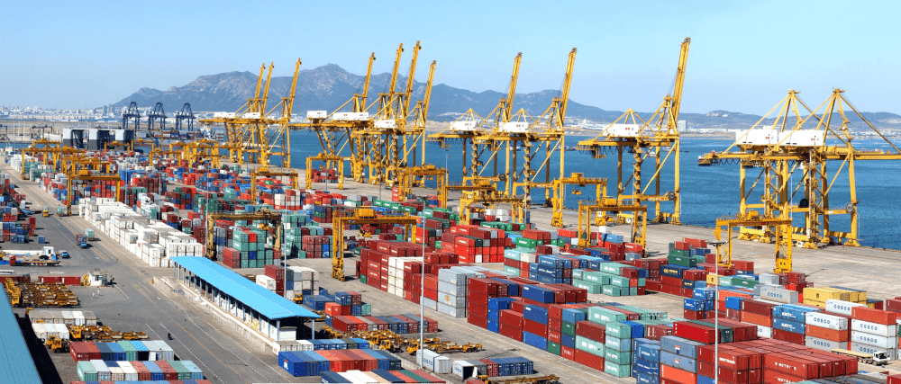 內地首季，貨物進出口總額人民幣98877億元，同比增長4.8%。