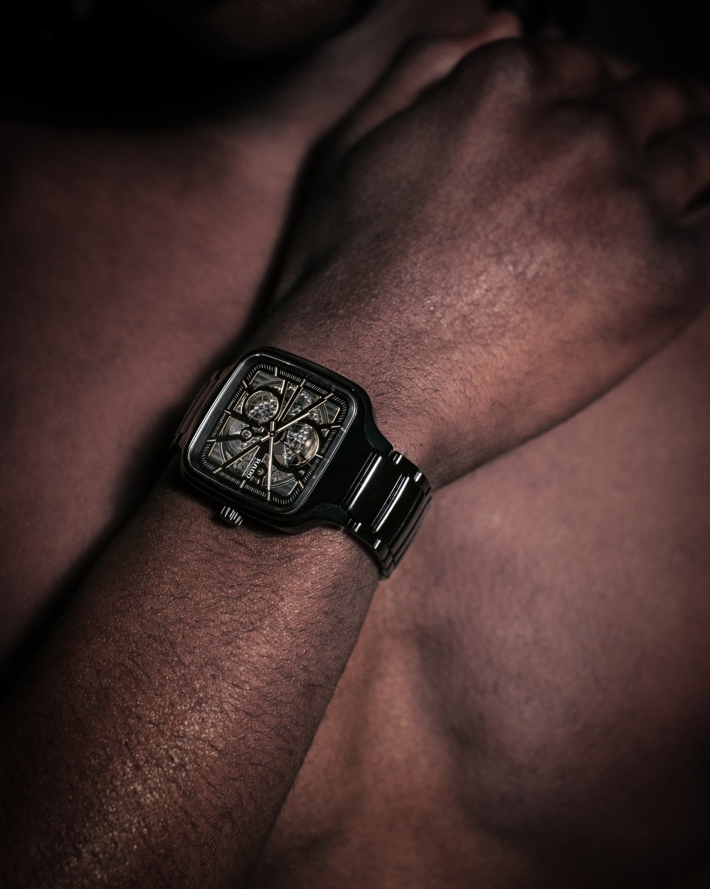 Rado True Square Open Heart黑色版本，售價$17,100。