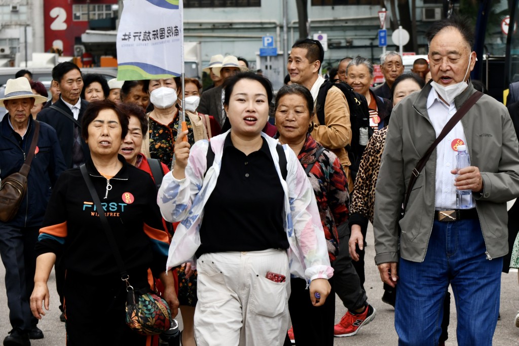旅行團約1,300個，共4.5萬名團客，佔整體內地訪客的3%。