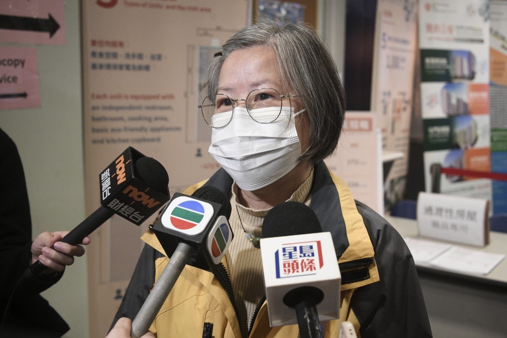 吳女士心儀柴灣單位，因醫療設施及親友均在附近，生活較為便利。