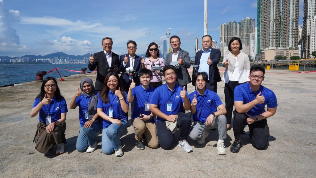 陳美寶去年親身視察同一研究機構研發的無人機「衛星導航干擾預警機系統」示範，印象深刻。