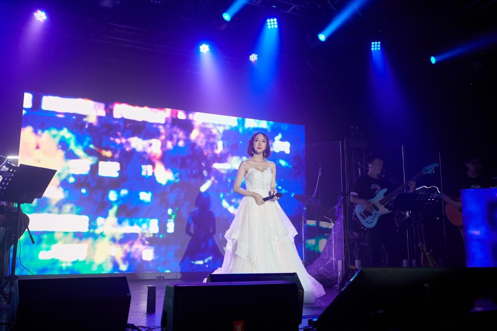早前Lala在九展舉行首個個人騷《Music in Lalaland音樂會》。