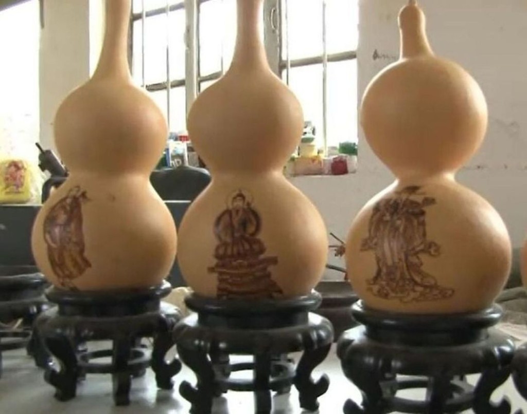 一个葫芦可卖到3000元人民币。网上图片