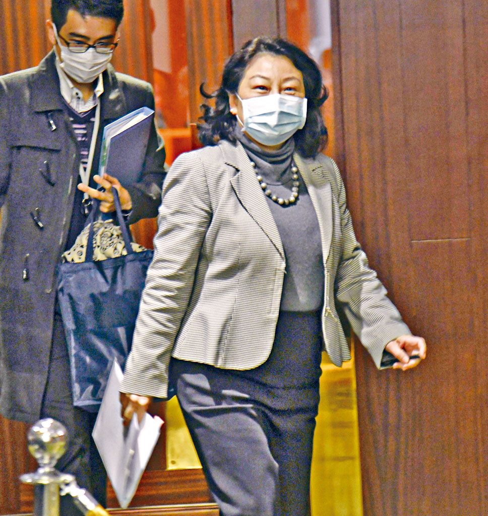 鄭若驊表示，想不到御用大律師來港接案，會引起不公、偏頗的攻擊。