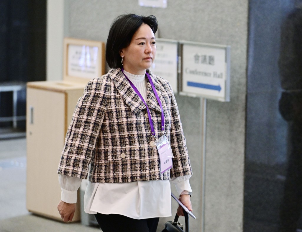 消息指,選委界文頴怡因事缺席。 消息指,選委界文頴怡因事缺席。