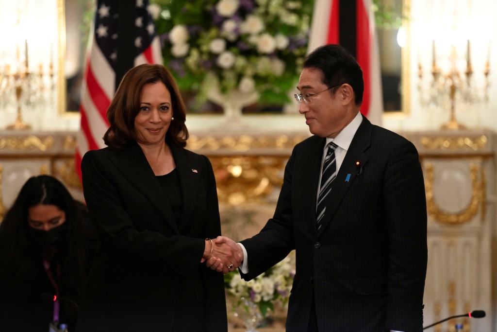 日相岸田文雄昨天在東京與美國副總統賀錦麗會談。AP