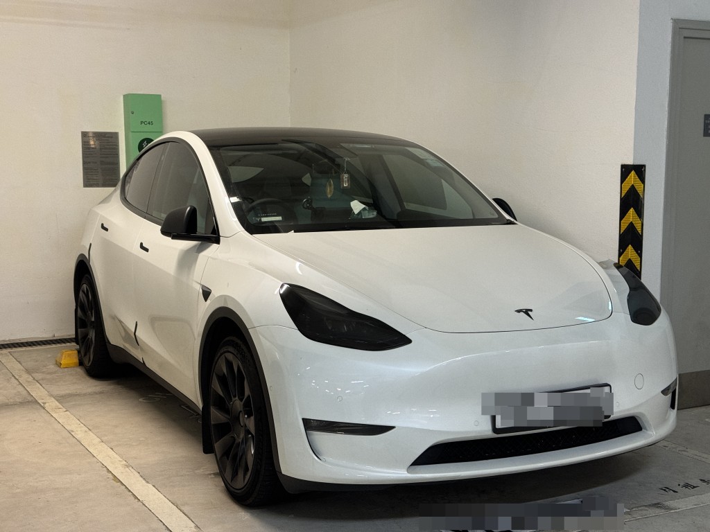 和田邨停泊多辆Model Y。