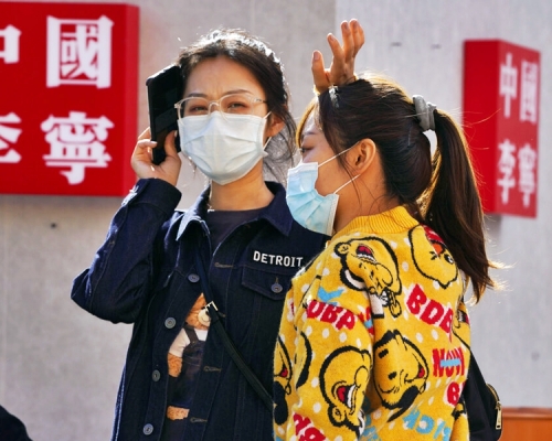 內地新增20宗確診，均屬境外輸入。AP圖片