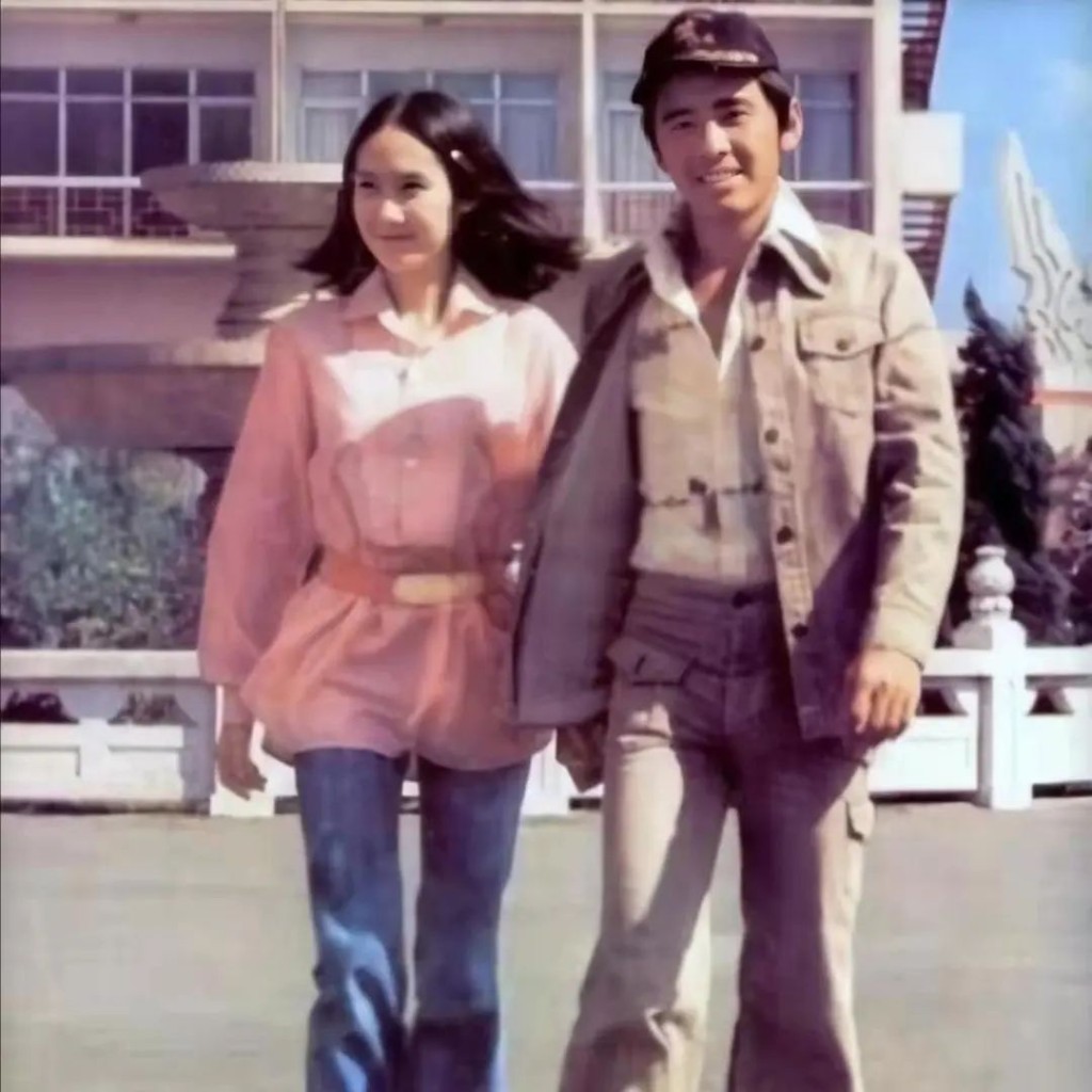 姜大卫与李琳琳于1974年结婚。