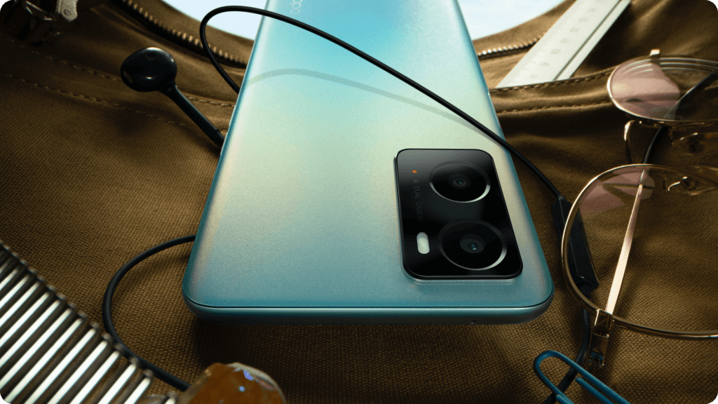 新作为13MP广角+2MP微距双镜组合。