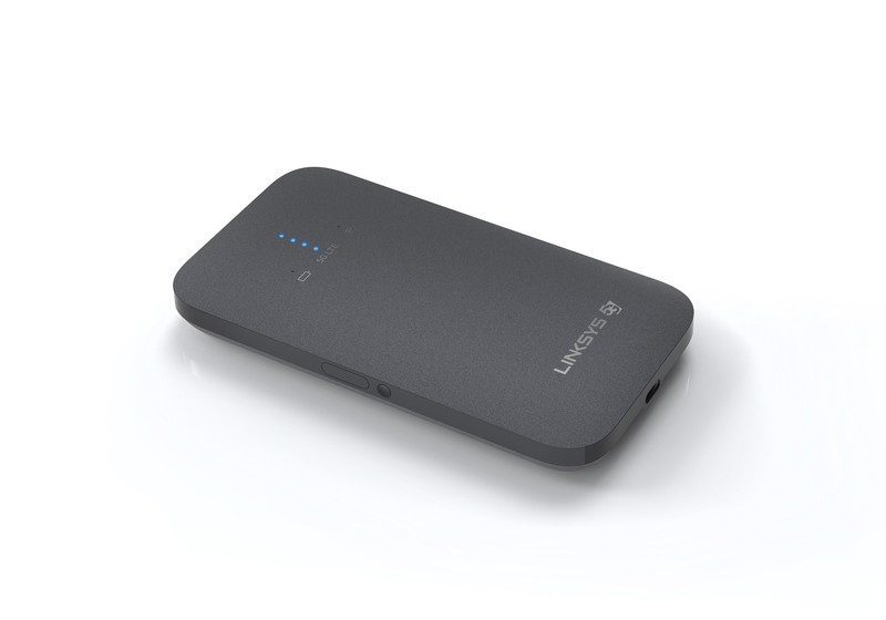 Linksys 5G流动热点的体积，跟手机差不多，支援QC 3.0充电，亦有USB连接。