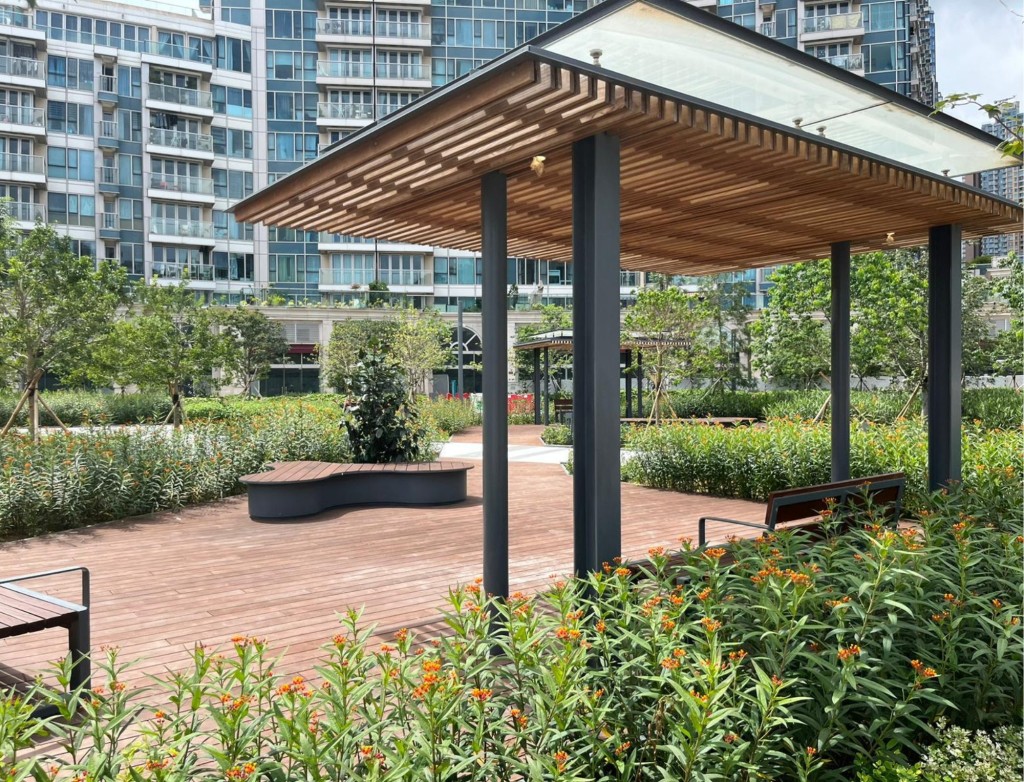 公園內設有一段「百花大道」,每當花季來臨,將會變成繁花長廊(圖片來源:方國珊 Christine Fong Kwok Shan@Facebook) 公園內設有一段「百花大道」,每當花季來臨,將會變成繁花長廊(圖片來源:方國珊 Christine Fong Kwok Shan@Facebook)