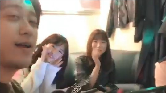 愛子化身小Fans。