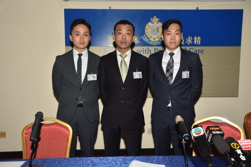 警方交代黑幫操控的詐騙集團犯案經過。楊偉亨攝