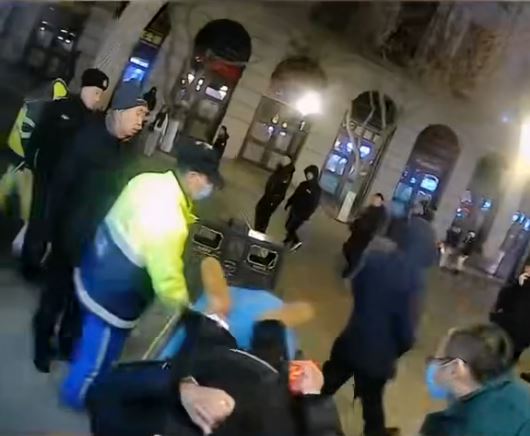 有患靜脈曲張的南方遊客，在-20℃氣溫下遊哈爾濱凍爆血管。平安哈爾濱