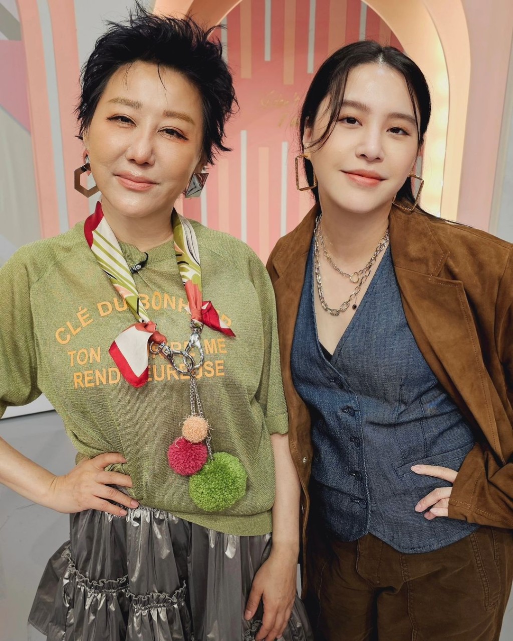 黃小柔曾以女團出道。 黃小柔曾以女團出道。