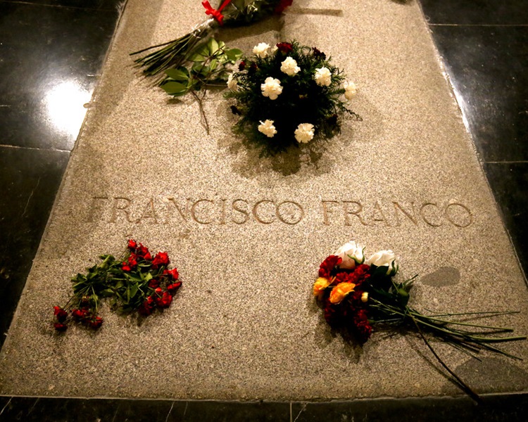 佛朗哥(Francisco Franco)的墓碑。AP