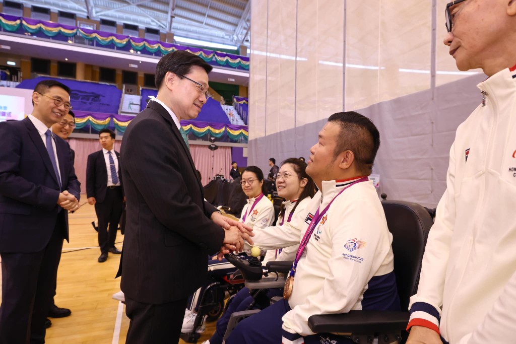 行政长官李家超今日出席杭州第四届亚残运会中国香港代表团返港欢迎仪式。李家超FB