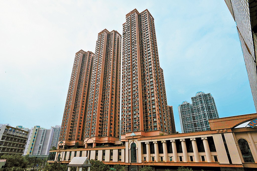 新港城一個2房單位上車客以450萬承接自用。