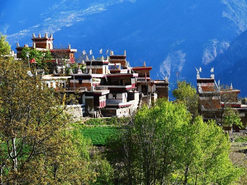 丹巴縣有許多具有特色的藏寨。資料圖片