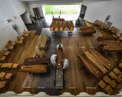 意大利再多812人死亡累計11591不治。AP
