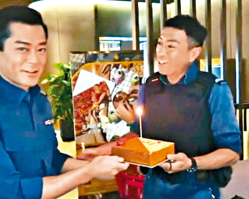 「驚見」老闆古天樂出現，黑仔初時不懂反應。