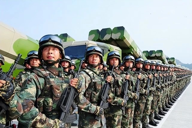 中国军费连续二十多年增长。