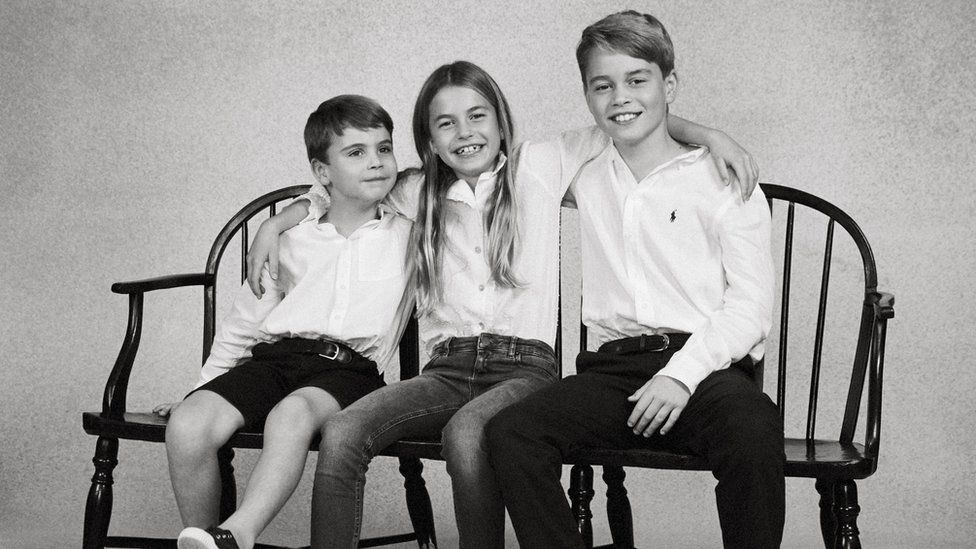 威廉凱特發放3名子女黑白照賀聖誕。網上圖片