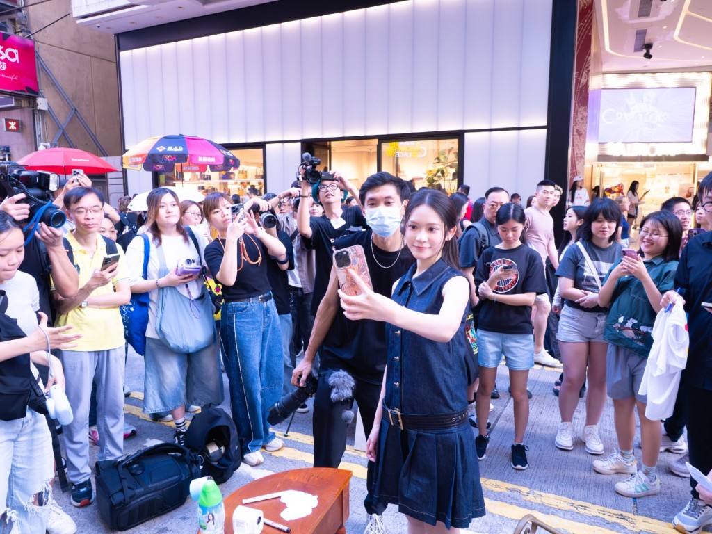 仲同fans自拍。