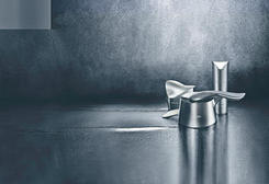 ●a/泥膜吸附滋養美容套裝/$4,680，包括兼具導入功效的專屬泥膜吸附滋養美容儀（內附面膜清潔薄片/五十張、刮板、底座及清潔布）及礦物泥面膜/50ml；b/滋養精華液/$1,850。