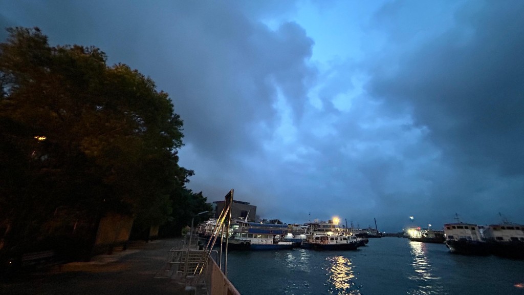 今明部分地區雨勢特別大,預料兩日的累積雨量可達200毫米。蔡楚輝攝 今明部分地區雨勢特別大,預料兩日的累積雨量可達200毫米。蔡楚輝攝