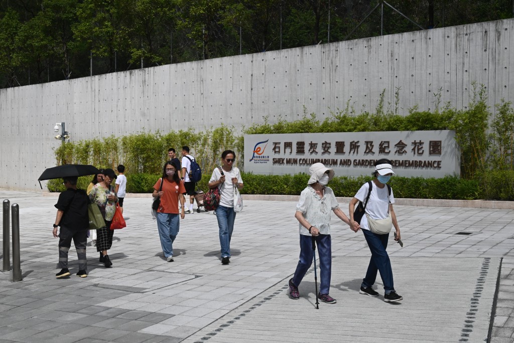 石門靈灰安置所及紀念花園去年9月才啟用。 石門靈灰安置所及紀念花園去年9月才啟用。