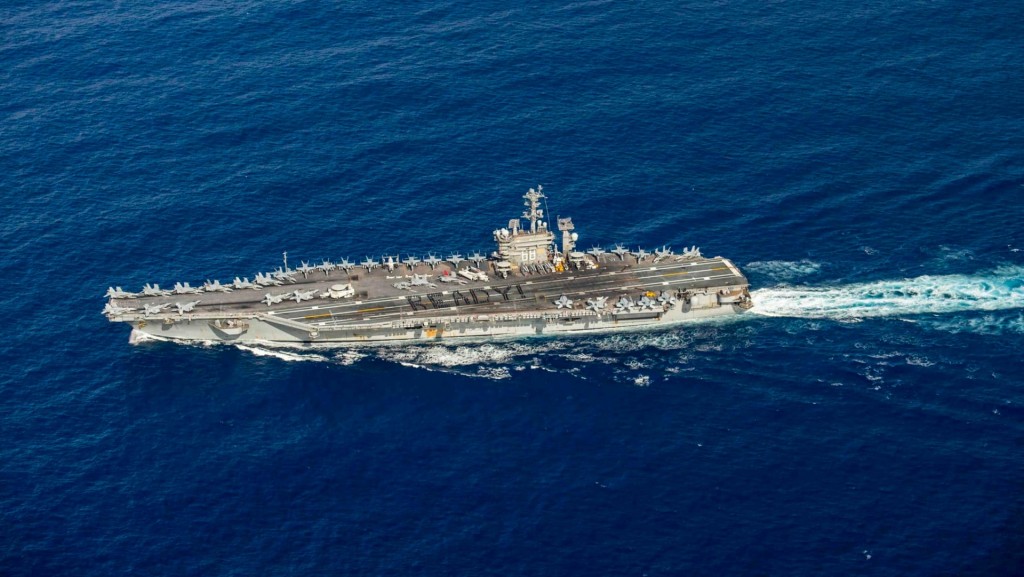 尼米茲號打擊群前日穿越巴士海峽進入南海。fb