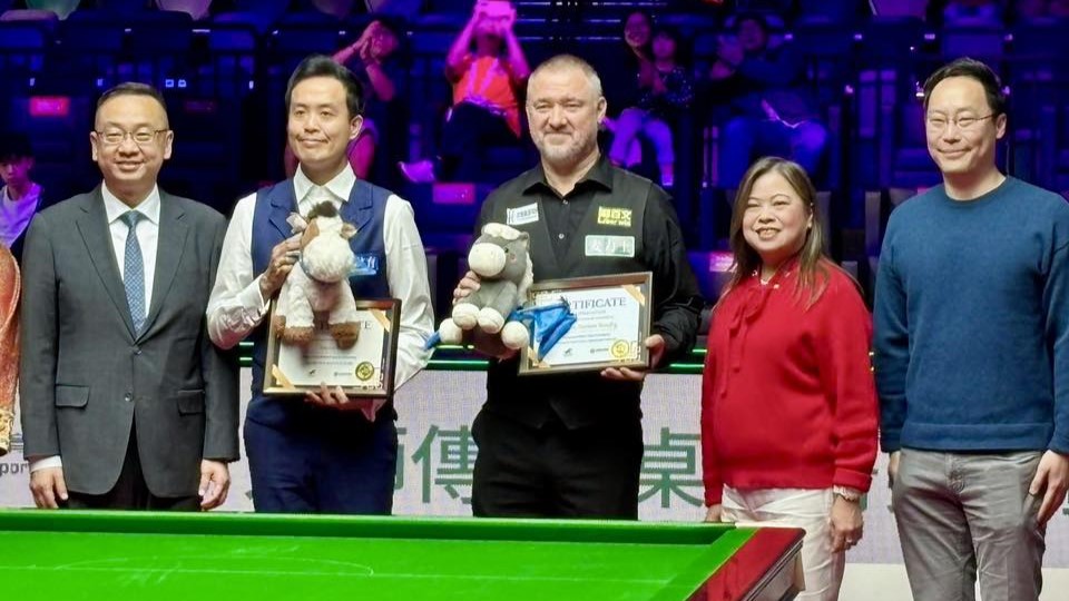 羅淑佩表示，很開心能頒奬給傅家俊和亨特利。羅淑佩FB圖片