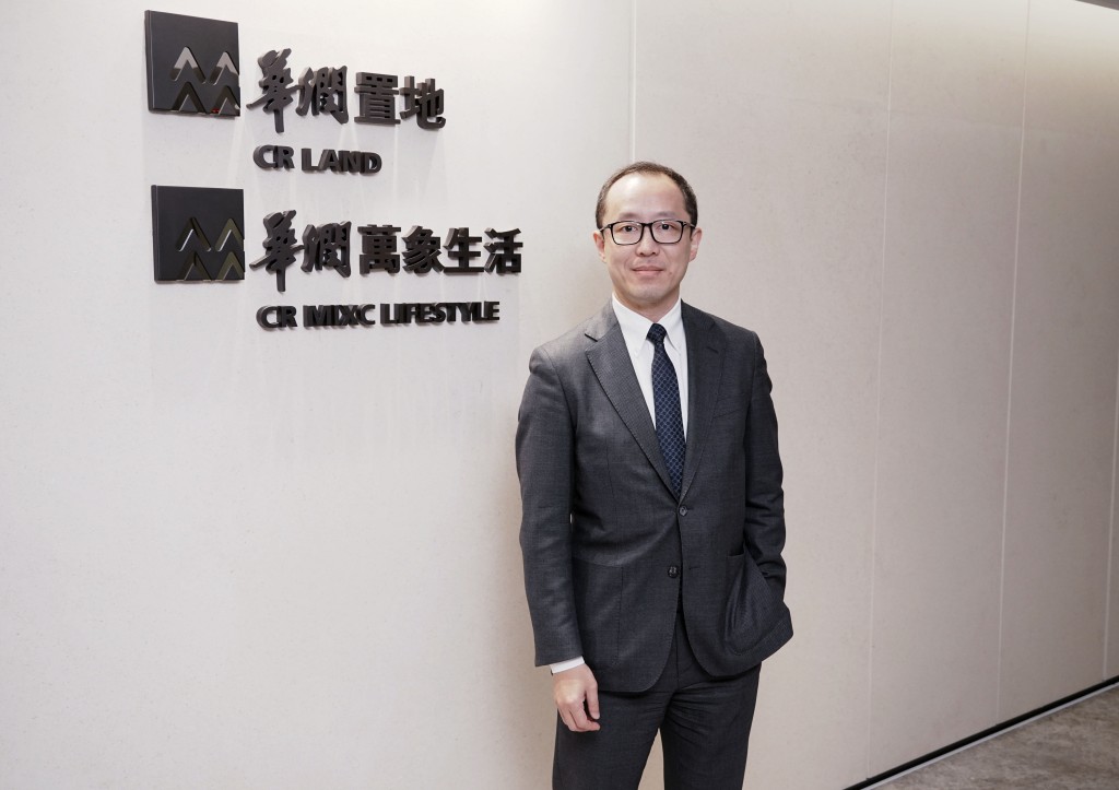 华润置地(海外)施伟贤认为,市区享一线海景及具规模大型项目,升值潜力优厚。 华润置地(海外)施伟贤认为,市区享一线海景及具规模大型项目,升值潜力优厚。