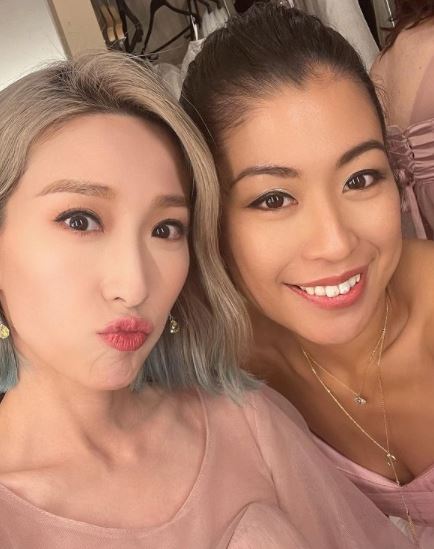 姚子羚分享跟其他姊妹的合照。