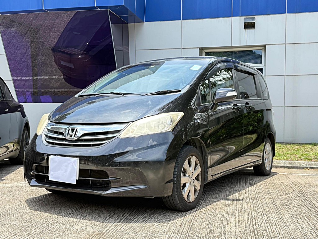 涉案私家車被扣查。 涉案私家車被扣查。