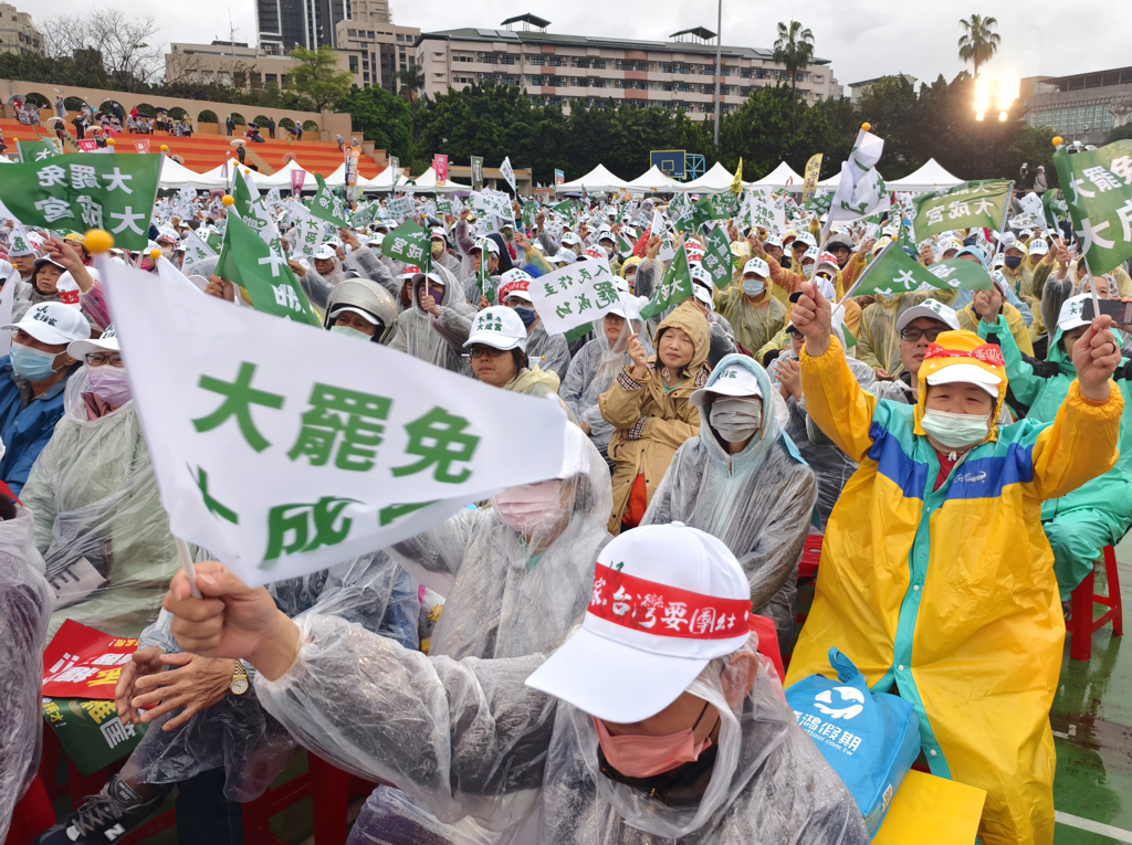 台灣綠營舉行大罷免造勢活動。中時新聞