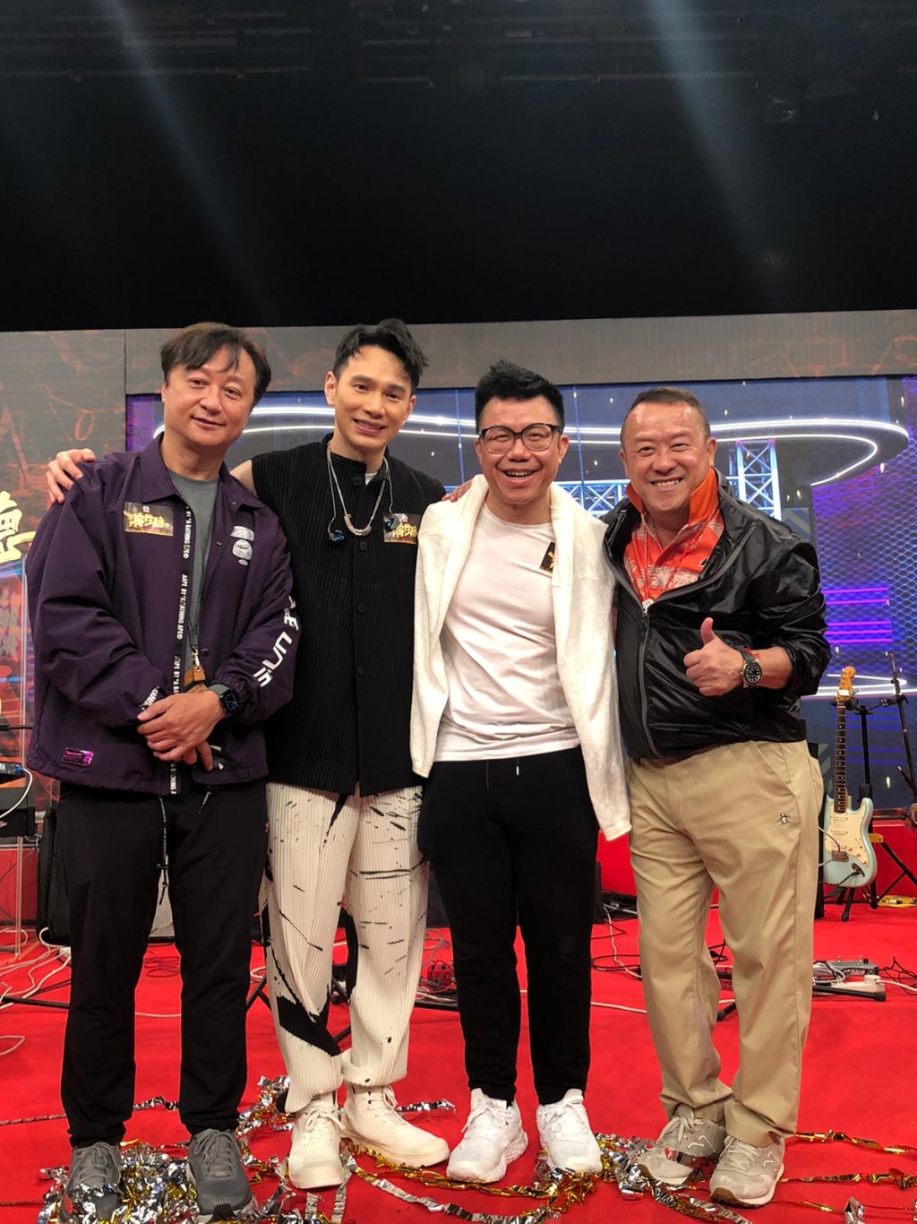 曾志偉(右)現身打氣。