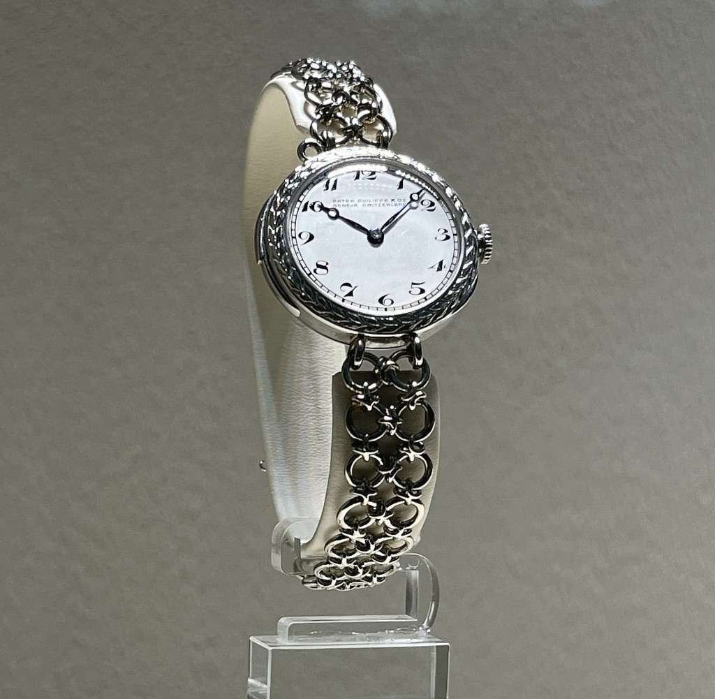 1916年制的百达翡丽女装腕表。