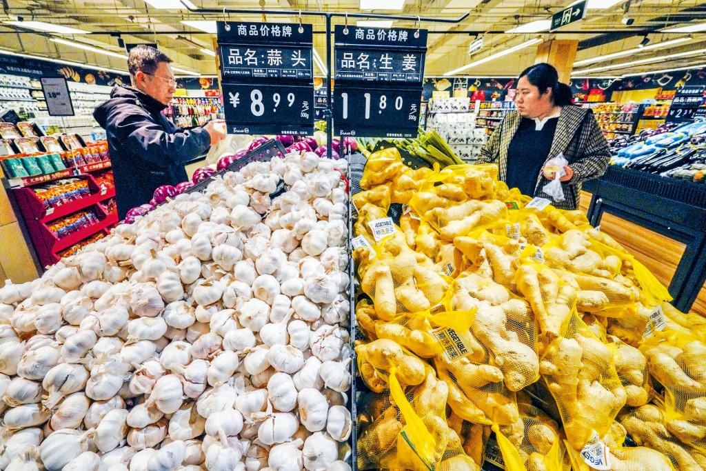 內地11月居民消費價格指數按年升0.2%,低於市場預期的0.4%。