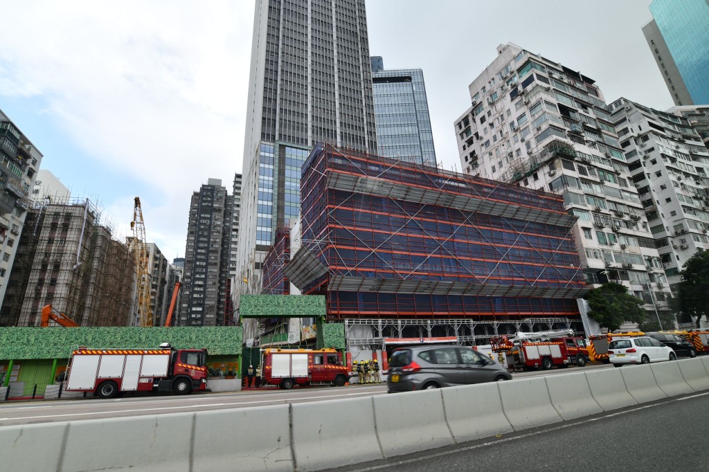 銅鑼灣多條道路封閉。