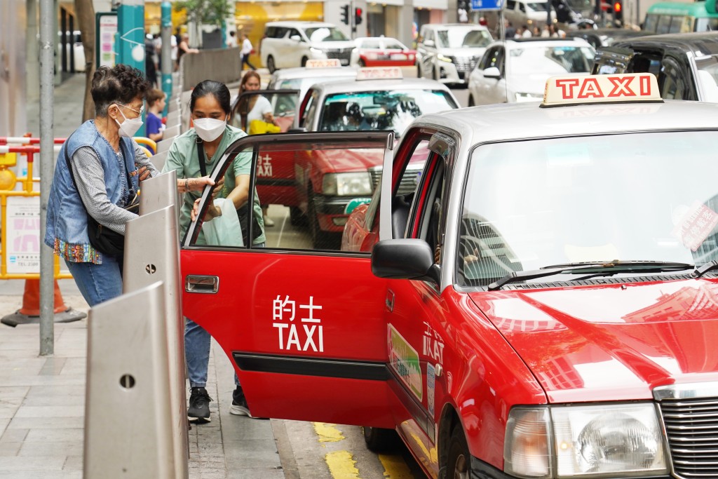 政府推出的士車隊制度，盼以車隊制作為單位改善的士服務質素。資料圖片