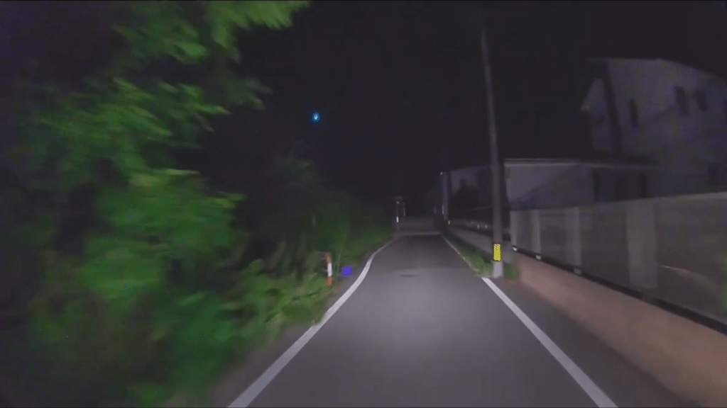 日本網民深夜開車目擊隕石。 IG @i_am_k2k 日本網民深夜開車目擊隕石。 IG @i_am_k2k