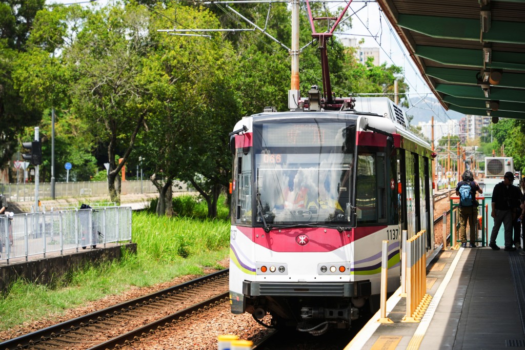 「樹木監察系統」可透過光學雷達收集鐵路沿綫樹木的數據,再進行人工智能分析,以加強預防性樹木管理。吳艷玲攝 「樹木監察系統」可透過光學雷達收集鐵路沿綫樹木的數據,再進行人工智能分析,以加強預防性樹木管理。吳艷玲攝