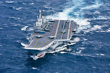 ■航母遼寧號將參加周二在青島的大型海上閱兵。