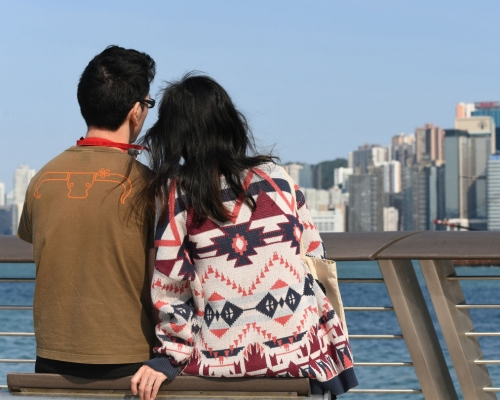 調查指近6成單身人士及情侶認為生育並非必須。 資料圖片